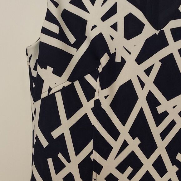Adrianna Papell Navy and White sleeveless geometric print shift dress size 8 - Picture 4 of 12
